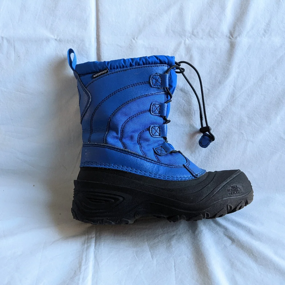 The North Face youth Alpenglow IV boots size 2